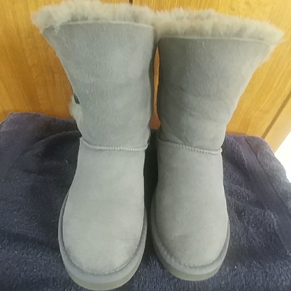 UGG Shoes - Authentic UGG Bailey Button Gray Boots sz7